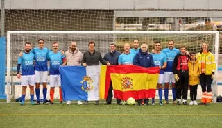 El I Torneo Solidario de Fútbol 7 Sonrisas de Las Rozas se salda con un éxito de recogida de alimentos y juguetes 
