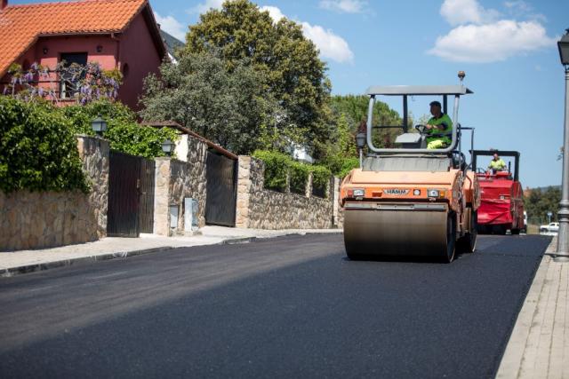 El Ayuntamiento renovará el asfaltado de 104 calles y viales del municipio durante este verano