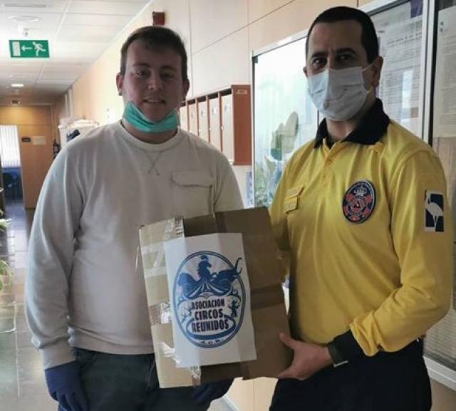 La Asociación Circos Reunidos entrega guantes y mascarillas a los servicios de emergencia de Las Rozas, Majadahonda y Pozuelo