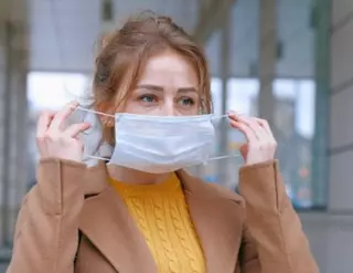 Las Rozas repartirá mascarillas en las tres estaciones de cercanías y 11 paradas estratégicas de autobús 
