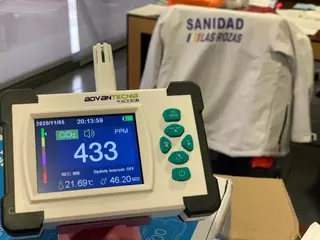 Las Rozas entrega medidores de CO2 a todos los colegios, asociaciones de dependientes y edificios municipales