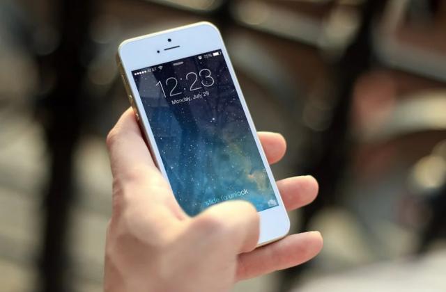 Sanidad habilita un teléfono único para que los madrileños identifiquen la llamada de su cita de vacunación contra el COVID-19