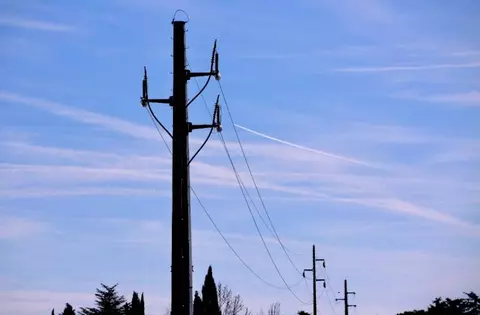 Las Rozas solicita al Ministerio de Transición Ecológica que elimine las líneas de alta tensión en Molino y El Cantizal