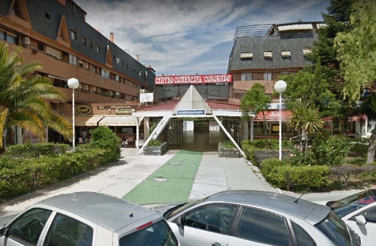 Una vecina de Las Rozas se atrinchera durante 8 horas en su infravivienda para evitar el desahucio