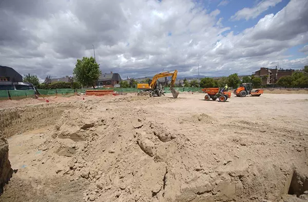 La nueva pista deportiva de La Vaguadilla y el cierre perimetral del parque estarán listos en tres meses