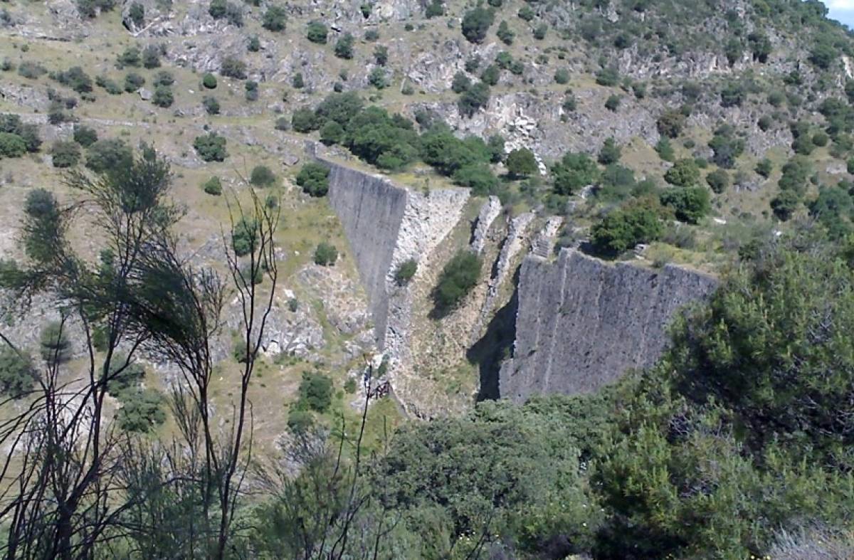 La Presa del Gasco y el Canal de Guadarrama, que transcurre por Las Rozas, declarado Bien de Interés Cultural