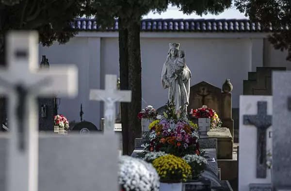Ampliación de horarios de los cementerios de Las Rozas con motivo de la festividad de Todos los Santos