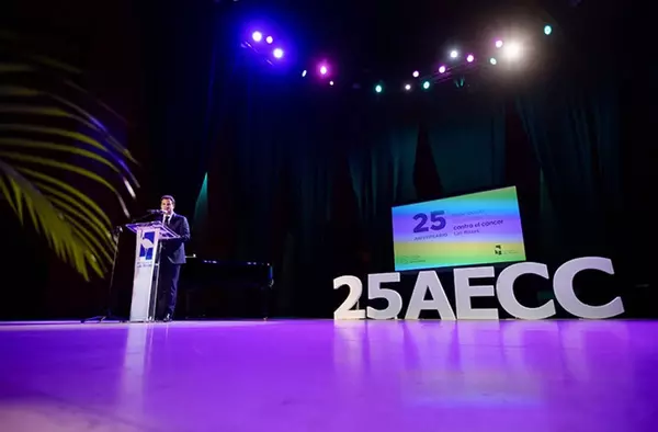 Homenaje a la Asociación Española Contra el Cáncer de Las Rozas con motivo de su 25 aniversario