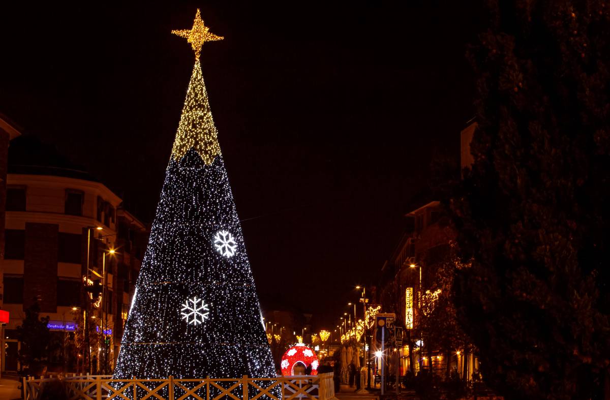 Las Rozas inaugura la Navidad con un Mercadillo de artesanía y productos típicos en la Calle Real