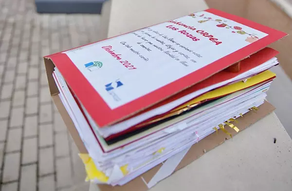 Los alumnos de 28 centros educativos de Las Rozas hacen llegar sus mensajes de cariño a nuestros mayores esta Navidad