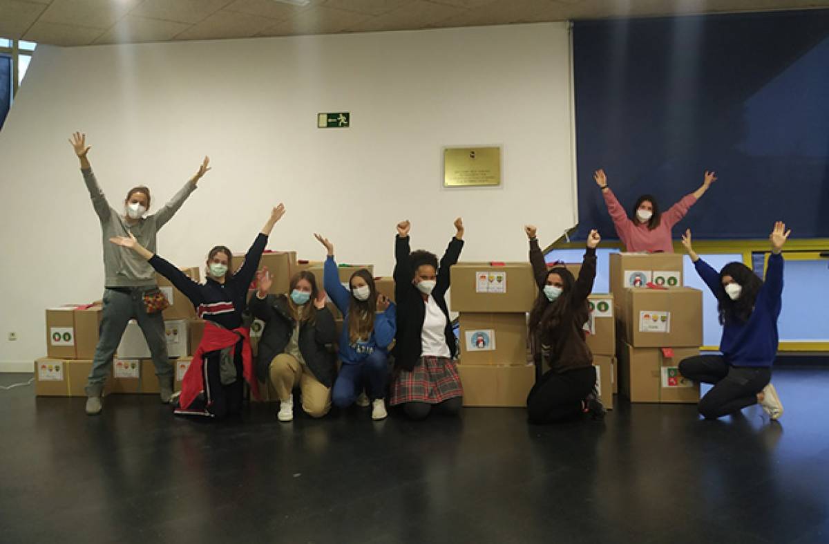 La recogida solidaria del área de Juventud de Las Rozas llega a más de 100 familias con dificultades