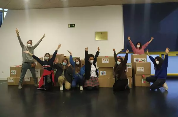 La recogida solidaria del área de Juventud de Las Rozas llega a más de 100 familias con dificultades