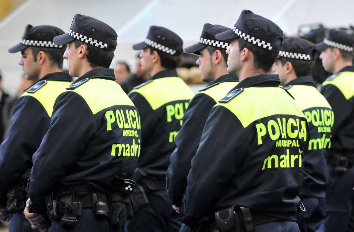 Detenido un policía municipal por agredir a su expareja en un colegio de Las Rozas