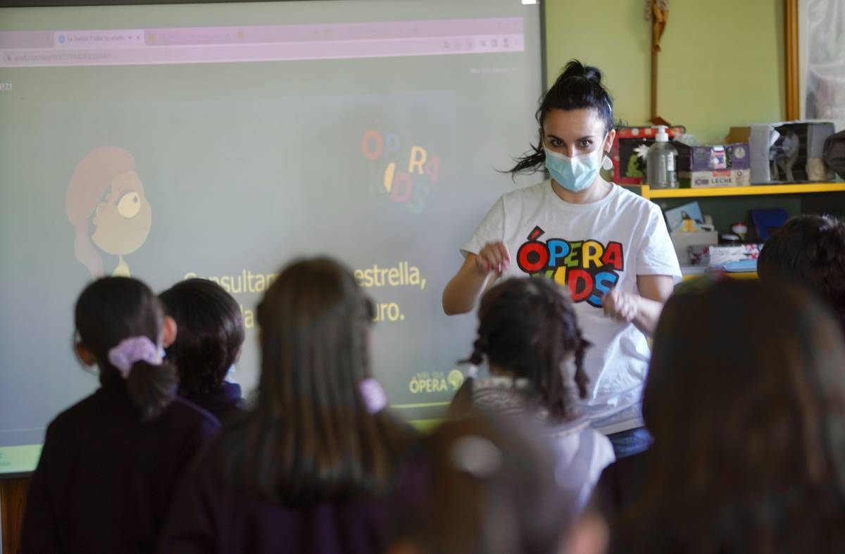 Más de 1.000 alumnos de Las Rozas se forman para representar La Traviata en los Teatros del Canal