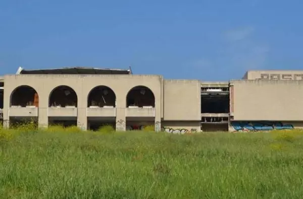 Unidas por Las Rozas alerta al gobierno local sobre el frágil estado del edificio Kodak