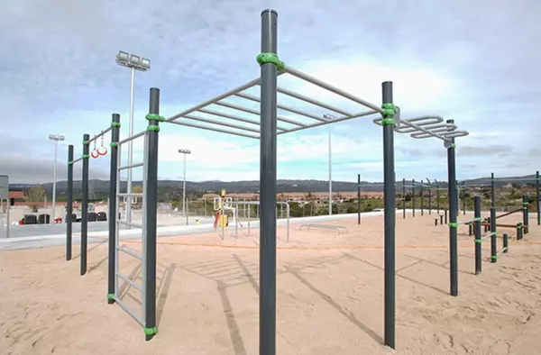 Abierta la zona de deportes urbanos de El Cantizal, con pistas de parkour, calistenia, chase-tag, slackline y multideporte