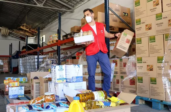 Cruz Roja Majadahonda-Las Rozas reparte 4.000 kilos de alimentos a 40 familias en tres días