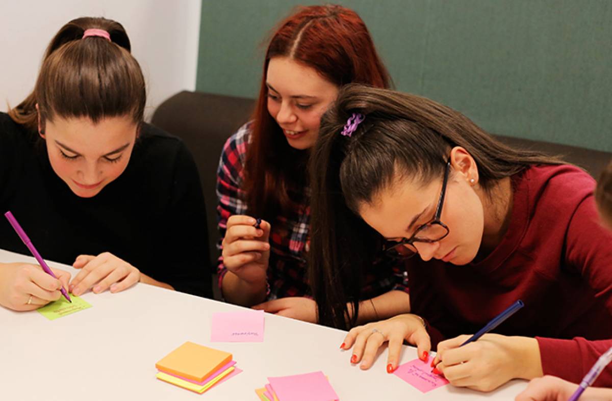 Alumnos roceños presentan sus proyectos en el I Congreso Escolar Científico-Tecnológico Las Rozas STEAM