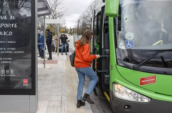 Se amplía la línea de autobús que conecta Las Matas con el Hospital Puerta de Hierro