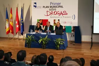 El alcalde invita a todos a trabajar juntos por la erradicación del consumo de drogas en Las Rozas