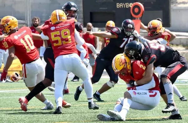 Los Black Demons de Las Rozas arrasan en el fútbol americano nacional: consiguen 8 de los 11 títulos en juego 