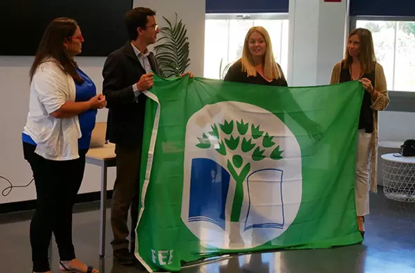 Ocho centros escolares de Las Rozas renuevan sus Banderas Verdes de la Red de Ecoescuelas