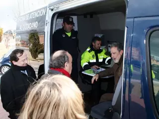 El ayuntamiento pone en servicio una oficina móvil de atención al ciudadano