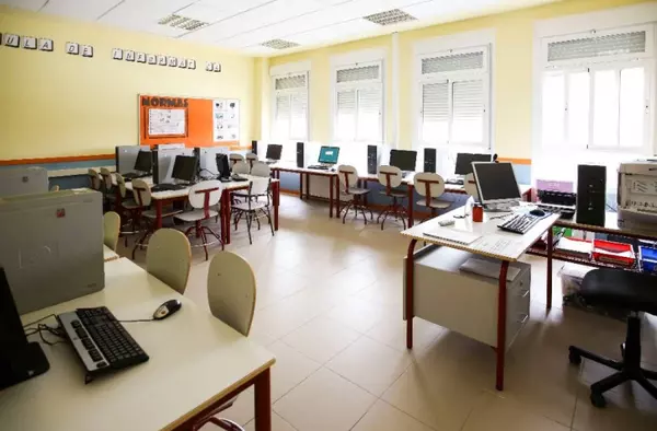 Las Rozas aprueba ayudas de 400.000 euros para los centros educativos públicos del municipio