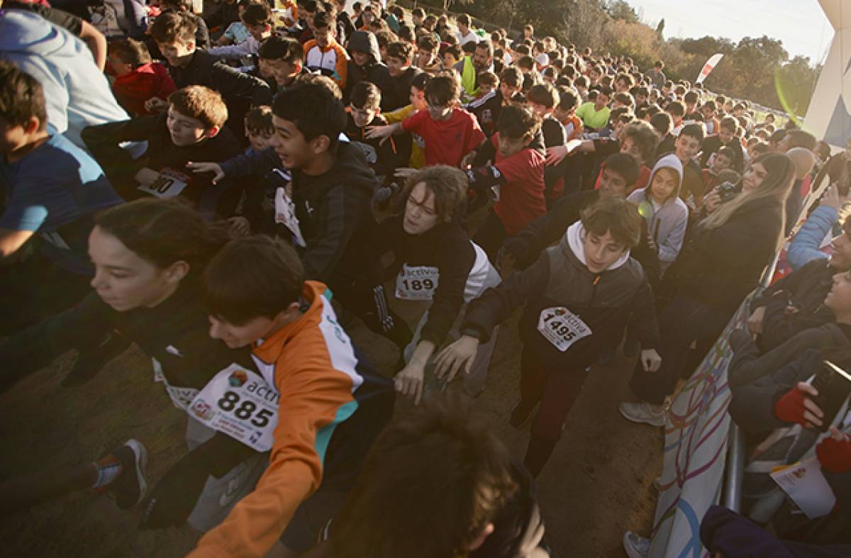 Cerca de 3.000 alumnos de Las Rozas corren contra el cáncer infantil