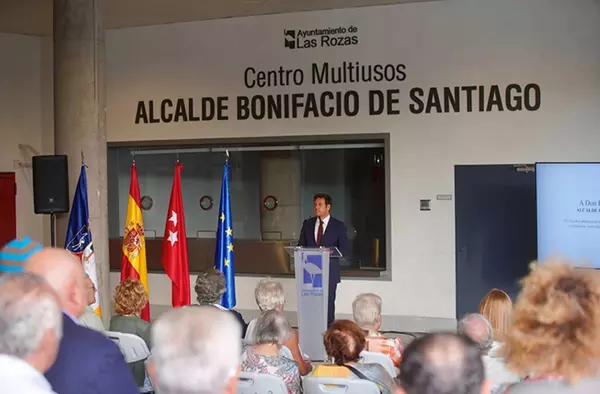 El Centro Multiusos de Las Rozas llevará a partir de ahora el nombre de 'Alcalde Bonifacio de Santiago'