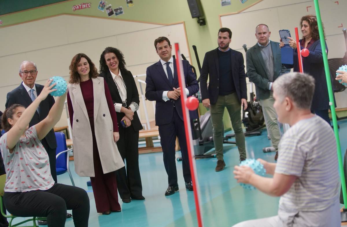 De la Uz acompaña a Isabel Díaz Ayuso en su visita a la Asociación Nuevo Horizonte en Las Rozas