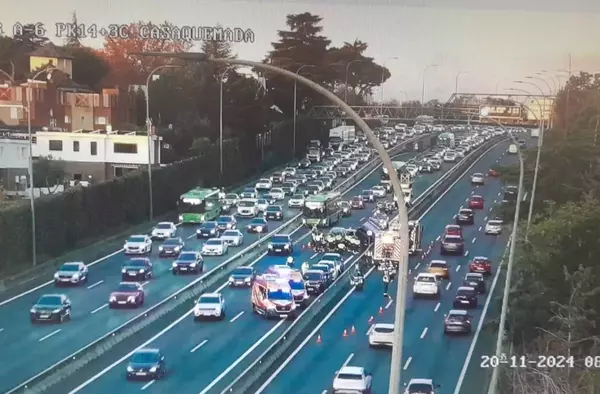 Accidente de tráfico múltiple en la A6: 7 vehículos implicados y fuertes retenciones