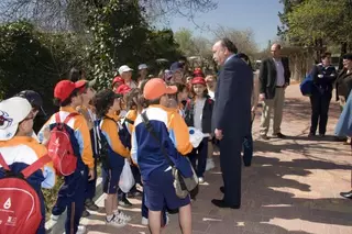 695 alumnos y 41 profesores de las rozas celebran en el Zoo el Día Mundial del Árbol