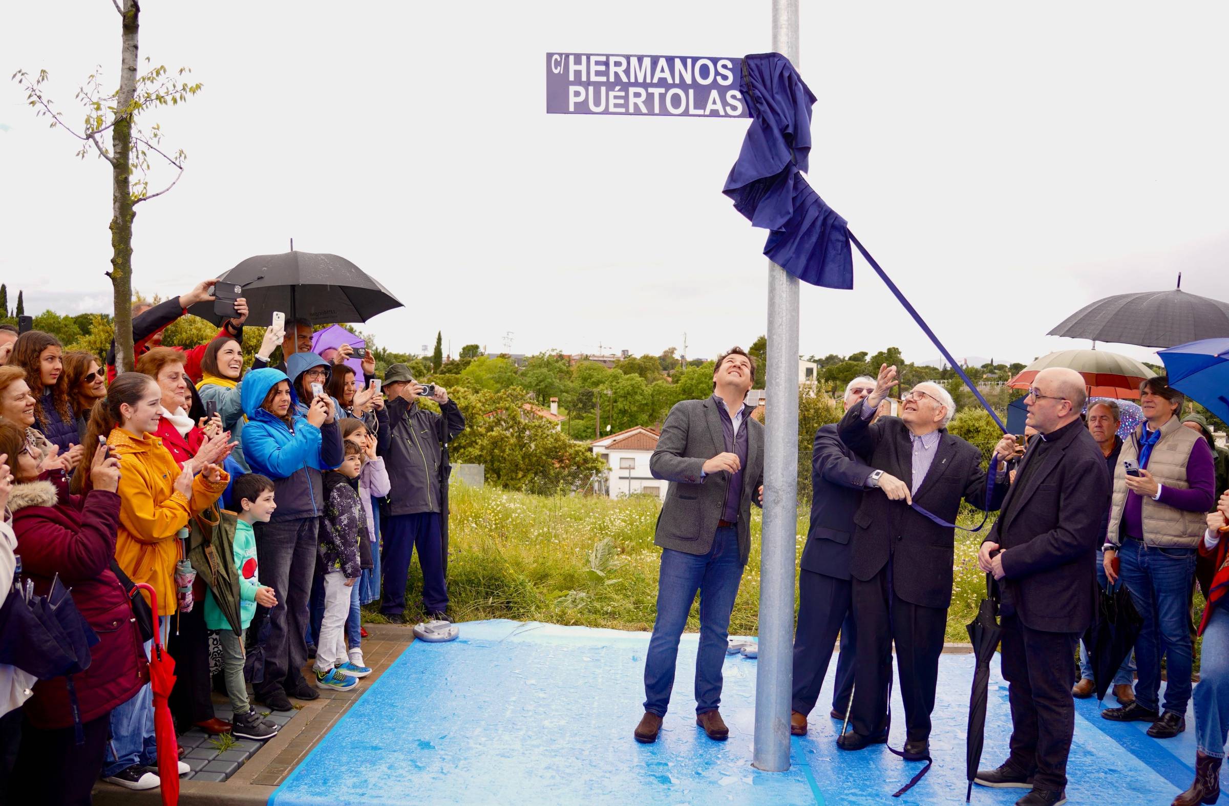 Las Matas inaugura la calle 'Hermanos Puértolas' en homenaje a su destacada labor en el municipio