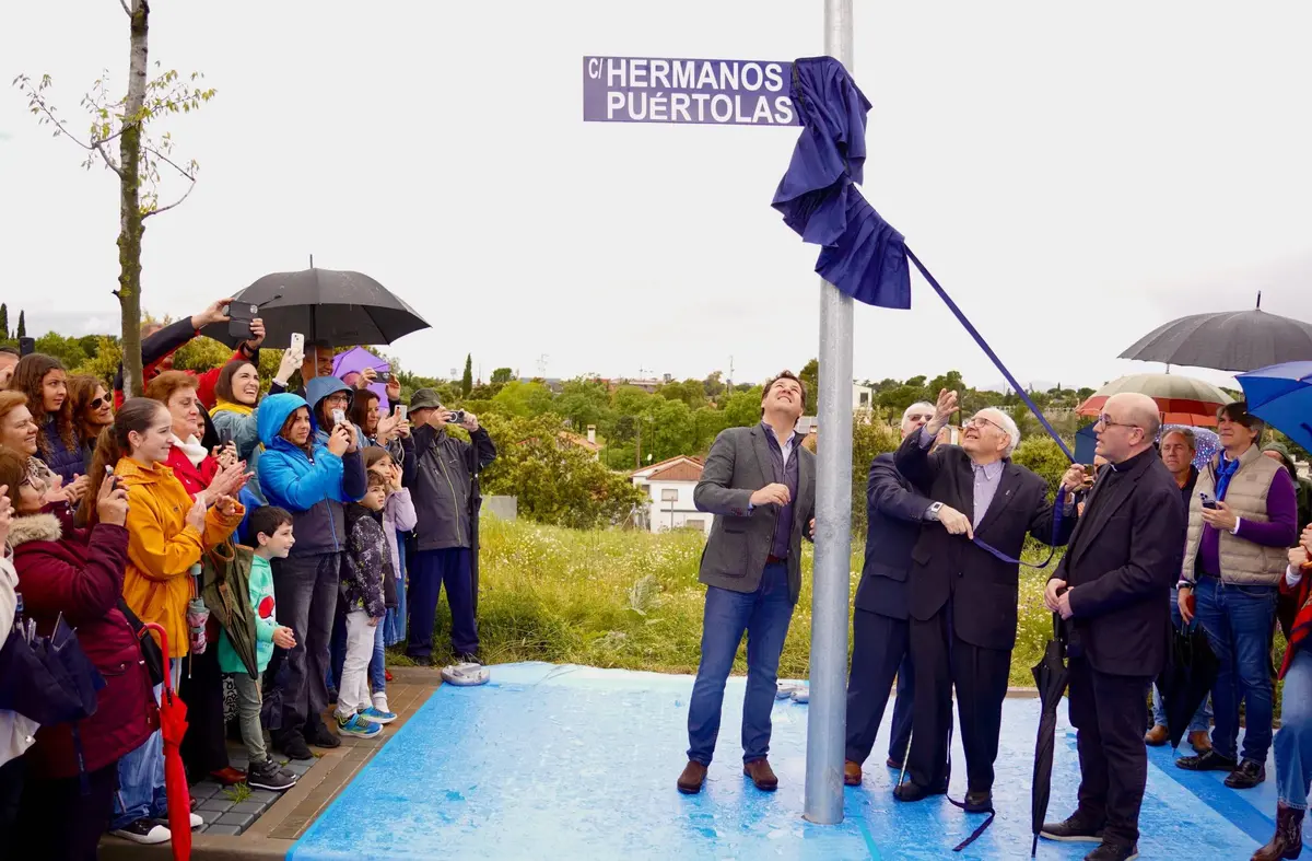 Las Matas inaugura la calle 'Hermanos Puértolas' en homenaje a su destacada labor en el municipio