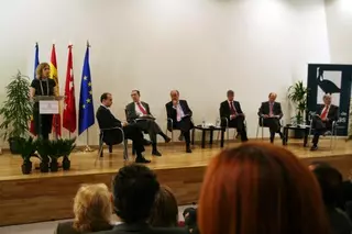 Los Ayuntamientos somos los primeros que tenemos que dar ejemplo en estos momentos de crisis