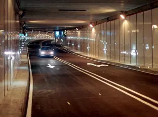 La instalación de fibra óptica obliga al cierre parcial del túnel bajo la calle Real