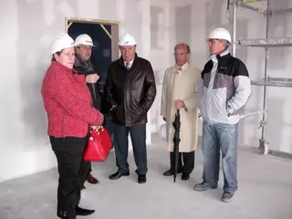 El alcalde visita las obras de remodelación del colegio San José del barrio de Las Matas