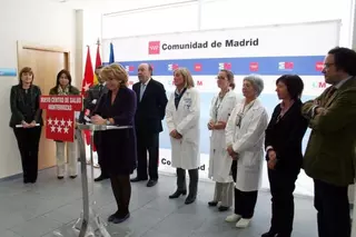 Esperanza Aguirre inaugura el nuevo centro de salud de Monterrozas
