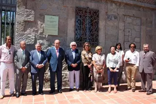 Una placa recuerda el trágico final de la escultora enamorada de Juan Ramón Jiménez