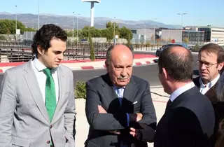 El Alcalde visita la nueva rotonda sobre la M-50, que se mantuvo abierta al tráfico durante las obras
