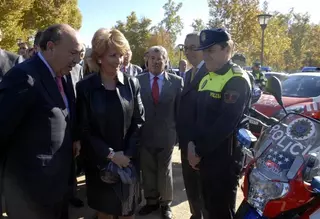 La Comunidad de Madrid entrega a Las Rozas seis nuevos coches patrulla de las BESCAM