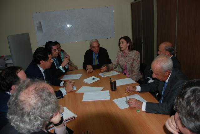 José Ignacio Fernández Rubio se reúne con los vecinos de la Urbanización Club de Golf
