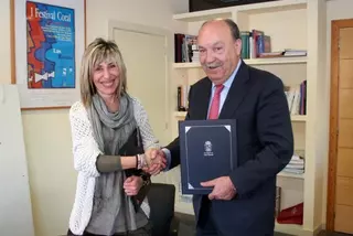 El Ayuntamiento de Las Rozas renueva el convenio con el AMPA del colegio Monte Abantos