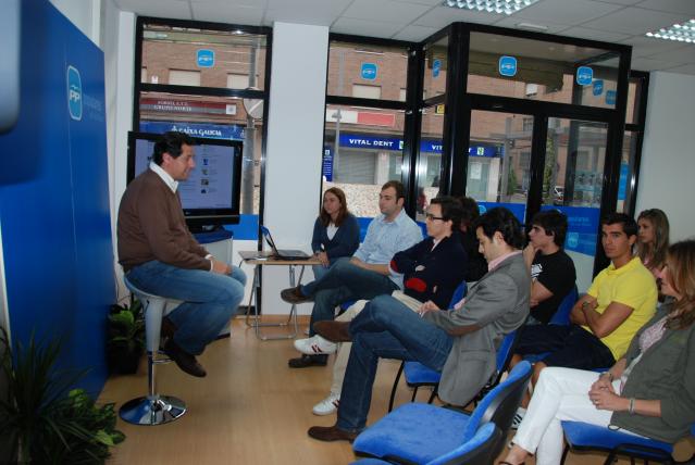 José Ignacio Fernández responde a las preguntas de los internautas en el Twitter´s corner