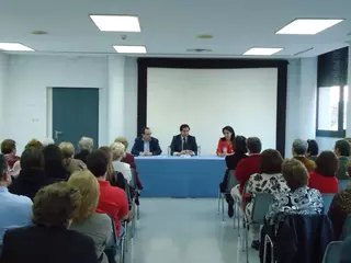José Ignacio Fernández Rubio se reúne con representantes de las asociaciones culturales de Las Rozas
