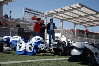 José Ignacio Fernández Rubio asiste al partido de fútbol americano de los Black Demons de Las Rozas
