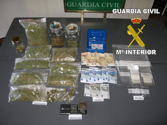 La Guardia Civil detiene a tres traficantes de droga en Las Rozas