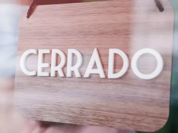 Polideportivo cerrado por vacaciones