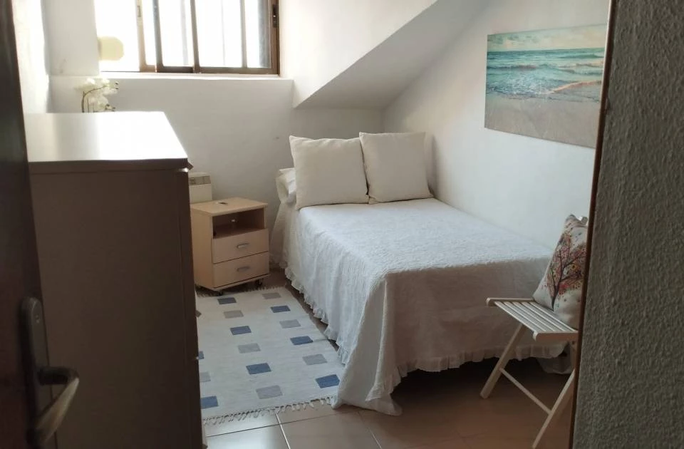 Se alquila habitación 